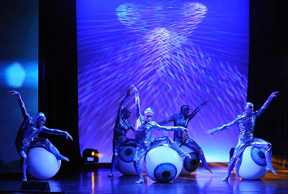 Augen-Malerei auf Gymnastikbällen